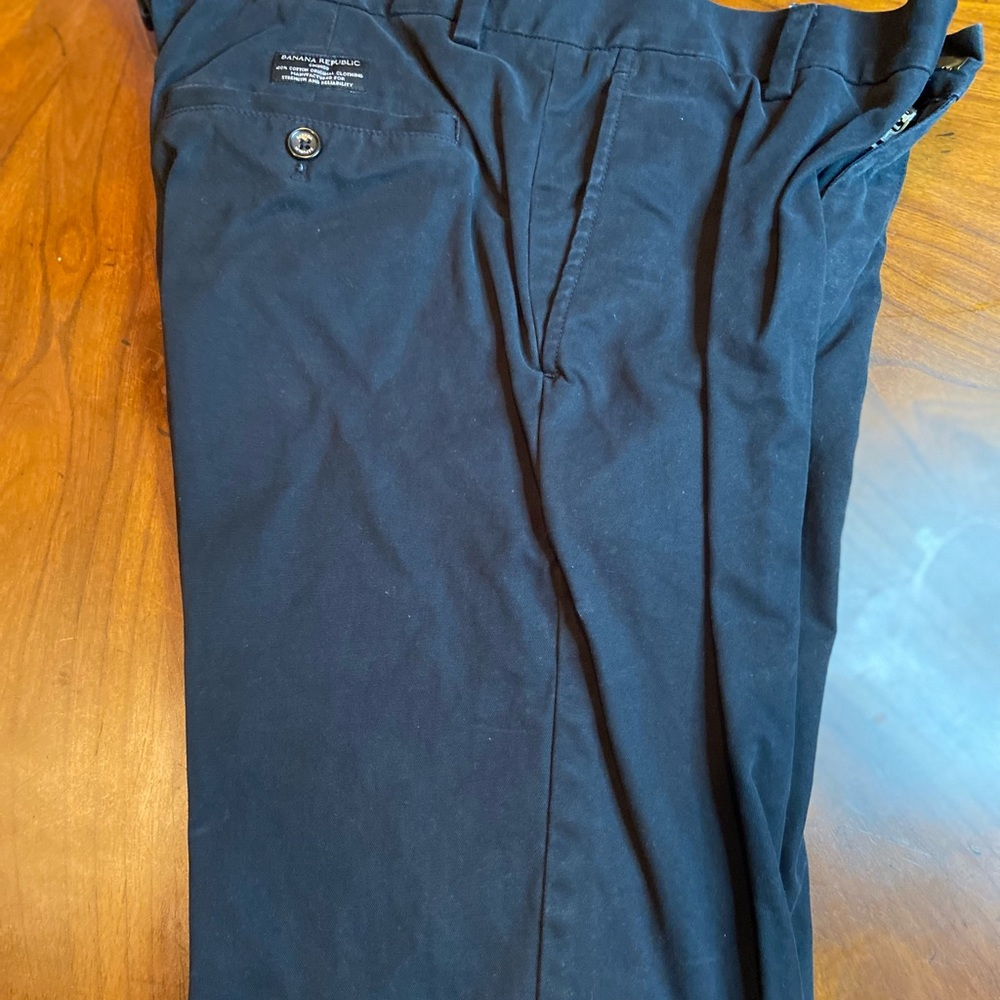 Banana Republic Factory Aiden Chinos - Black; 32x32.